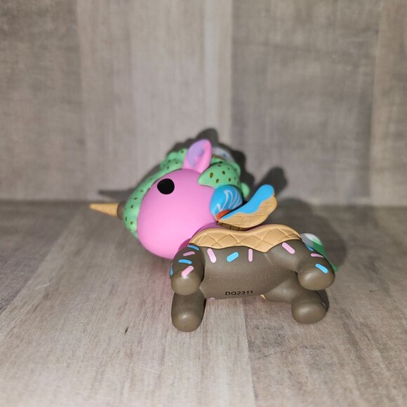 Tokidoki Frozen Treats Unicorno Unicorn Vinyl Figure 3"  Choco Minty Ice Cream - Picture 6 of 7